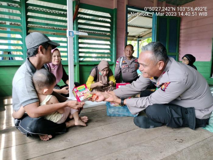 Sobat Si Dul Berbagi, Polsek Rangsang  Asupan Gizi kepada Balita Stunting