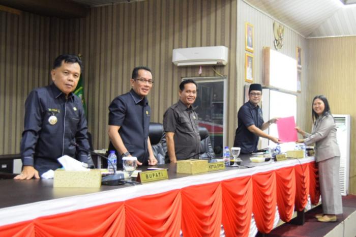 Fraksi DPRD Meranti Sampaikan Pandangan Umum Terhadap LKPJ Kepala Daerah TA 2022