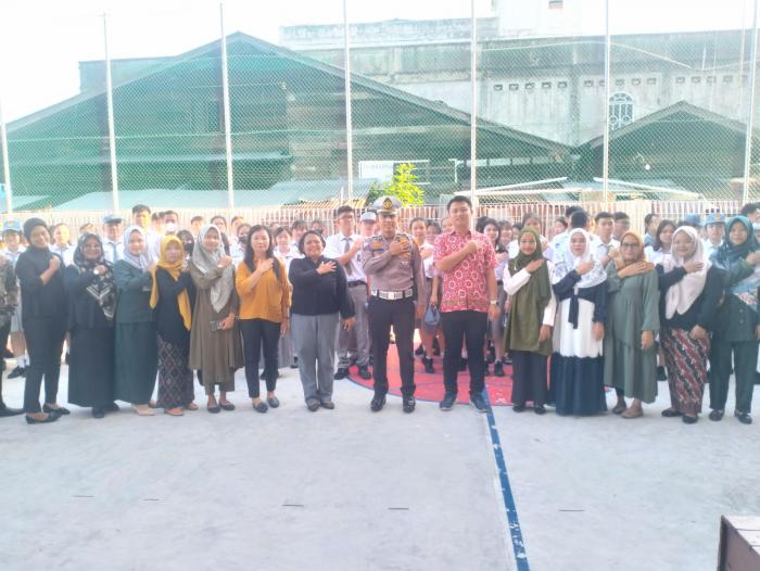 Satlantas Polres Meranti Sampaikan Pesan Tertib Berlalulintas kepada Siswa SMP Matreya Kasih Selatpanjang