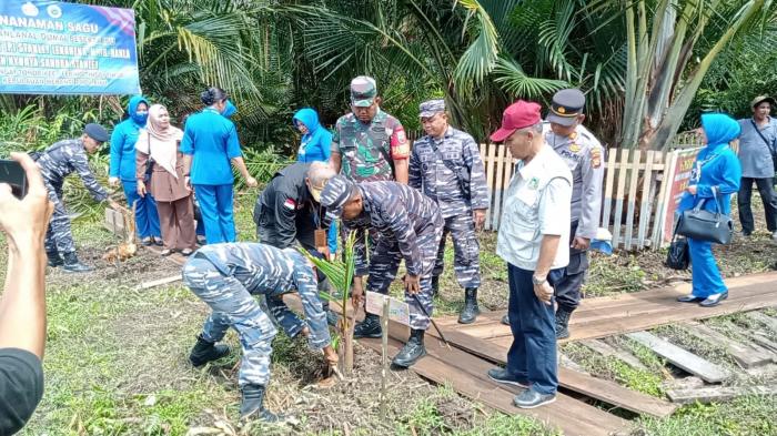 Mewakili Danramil, Serma Agus Ikuti Kegiatan Kunker Danlanal Dumai di Sungai Tohor