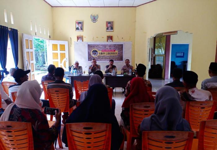 Bangun Komunikasi dan Silaturahmi, Polsek Rangsang Duduk Bersama Pemdes Tebun