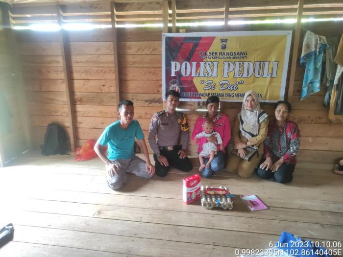 Sambut Hari Bhayangkara ke-77, Sobat Si Dul Polsek Rangsang Bantu Balita Stunting di Desa Sokop