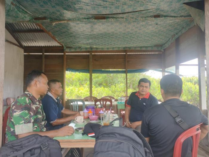 Babinsa Koramil 02/Tebing Tinggi Serda Irfan Sulaiman Gelar Komsos dan Sosialisasi di Tanjung Gadai
