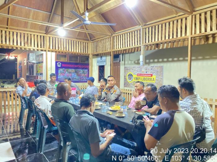 Kapolsek Rangsang Bahas Soal ini bersama Pemilik Bengkel, Montir dan Penjual Aksesoris Motor