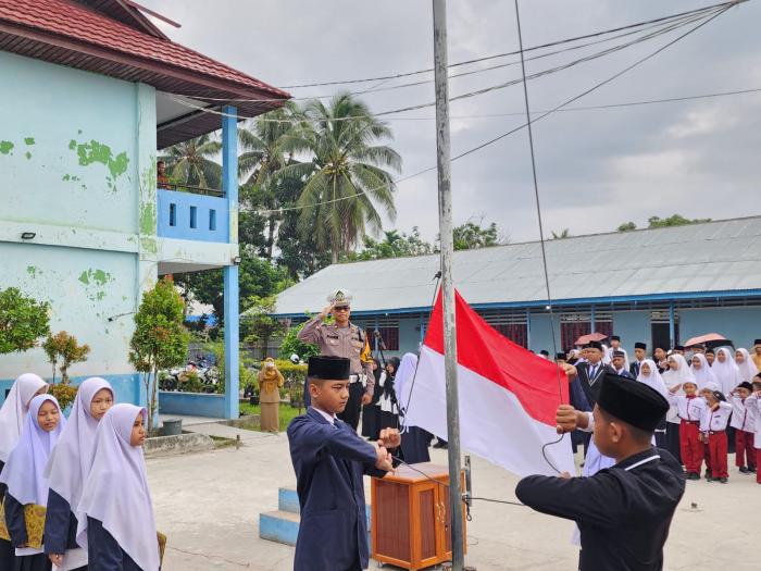 Police goes to School, Polres Meranti beri Pencerahan tentang Nasionalisme dan Tertib Lalulintas kepada Pelajar
