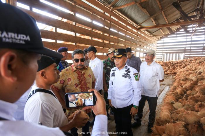 Plt Bupati Asmar Bawa Tim Bappenas Kunjungi Desa di Meranti