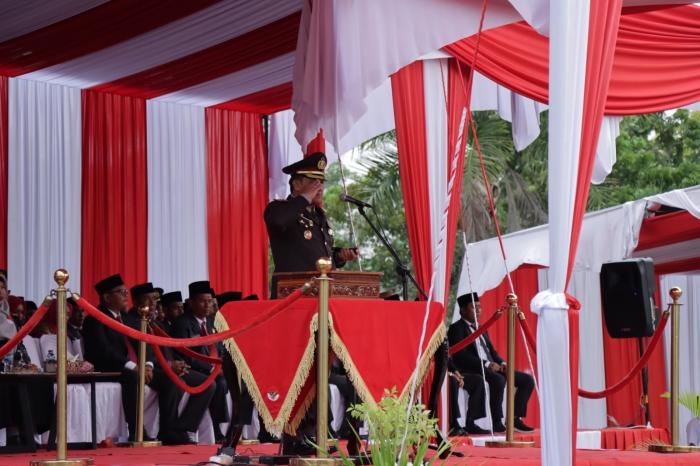 Pimpin Upacara Penurunan Bendera , Kapolres : Mari Kita Isi Kemerdekaan ini dengan Hal-hal Positif