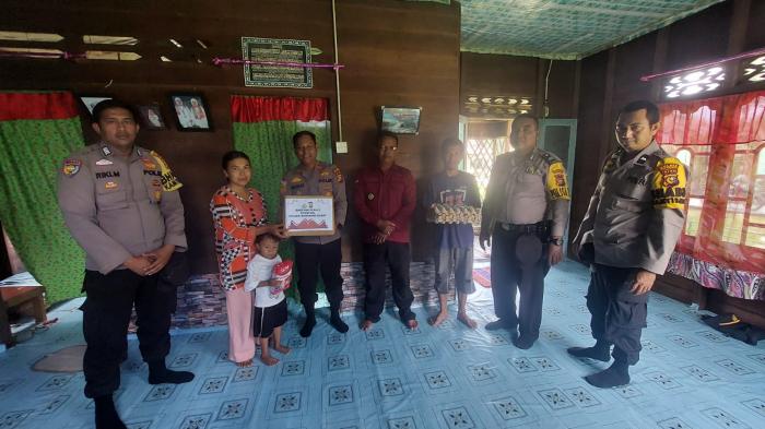Giat Sobat, Polsek Rangsang Barat  Berbagi Rezeki kepada Anak Stunting