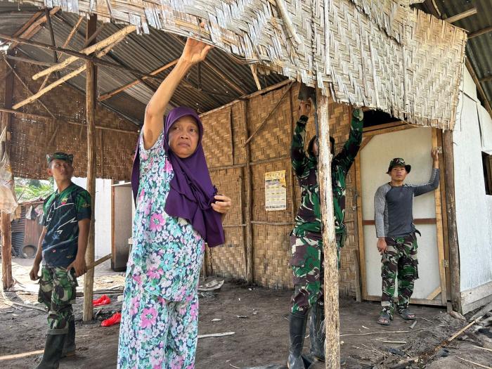 Gubuk Reotnya Dibedah Sempena TMMD ke-118, Nurhayati Sujud Syukur 