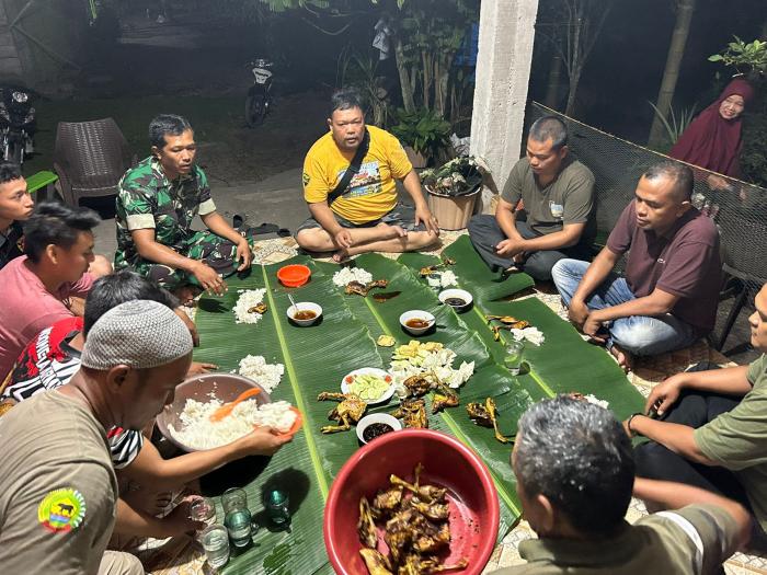 Melihat Akrabnya Satgas TMMD Bengkalis Dengan Orangtua Asuh