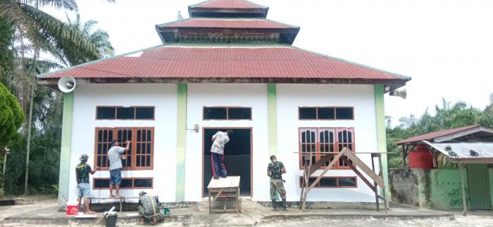 Satgas TMMD Bengkalis Benahi Mushalla As-Salam Desa Sebangar