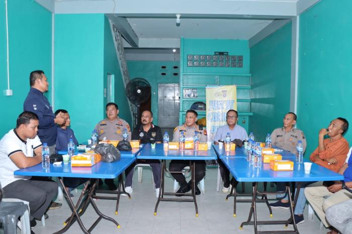Jumat Curhat Bersama Askab PSSI, Polres Siap Dukung Kemajuan Sepakbola di Meranti 