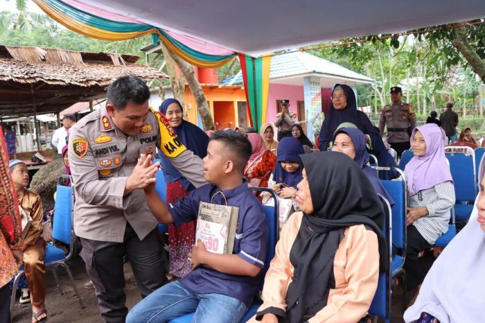 Wujud Polri Peduli Dunia Pendidikan, Kapolres Meranti Kunjungi dan Bantu SLB di Pulau Terluar Ini