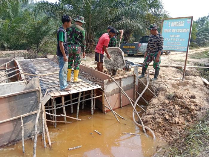 Satgas TMMD Bengkalis Lakukan Pengecoran Lanjutan Box Culvert Jalan Nasir Syaban 