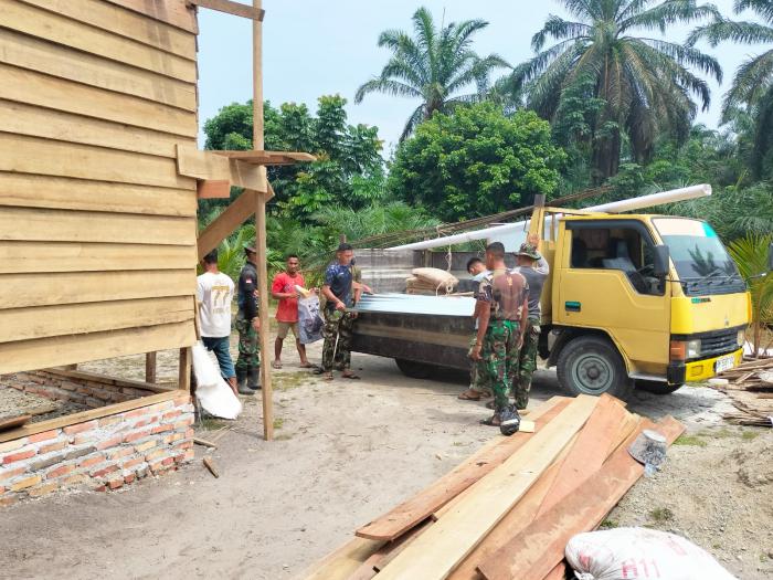 Semangat Gotong Royong, Proses Bedah Rumah Nurhayati Terus Dikebut