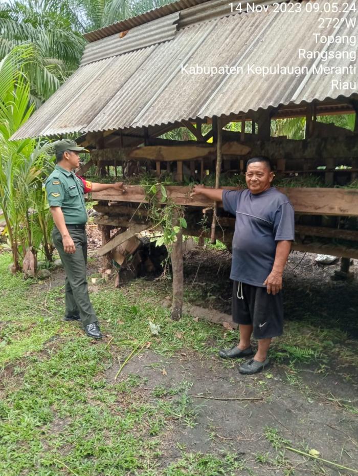 Serda Imam Subarkah Kunjungi Peternak Kambing di Desa Topang