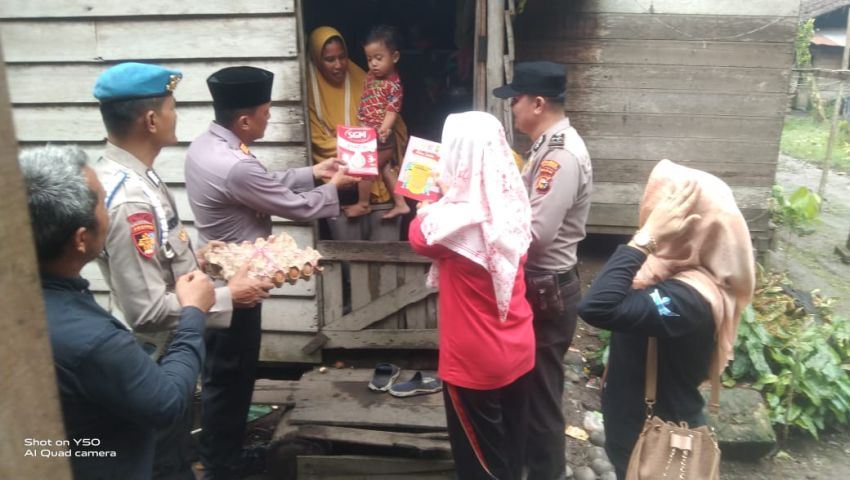 Peduli Atasi Stunting, Polsek Merbau Kembali Bantu Dua Balita