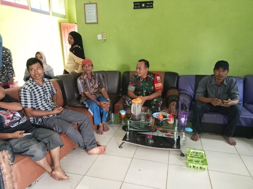 Komsos Dengan Warga Desa Tenan, Koptu Muherli: Mari Kita Sukseskan Pemilu 2024 Damai