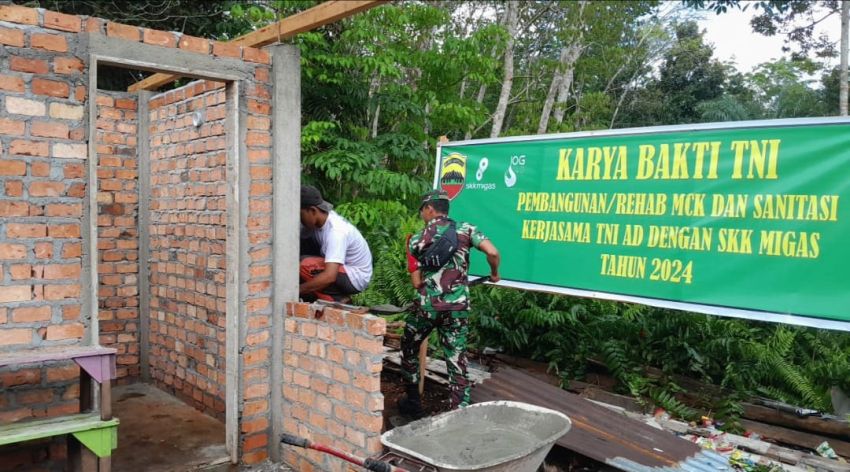 Karya Bakti TNI di Desa Tanjung, Progres Pembangunan MCK Capai 65 Persen