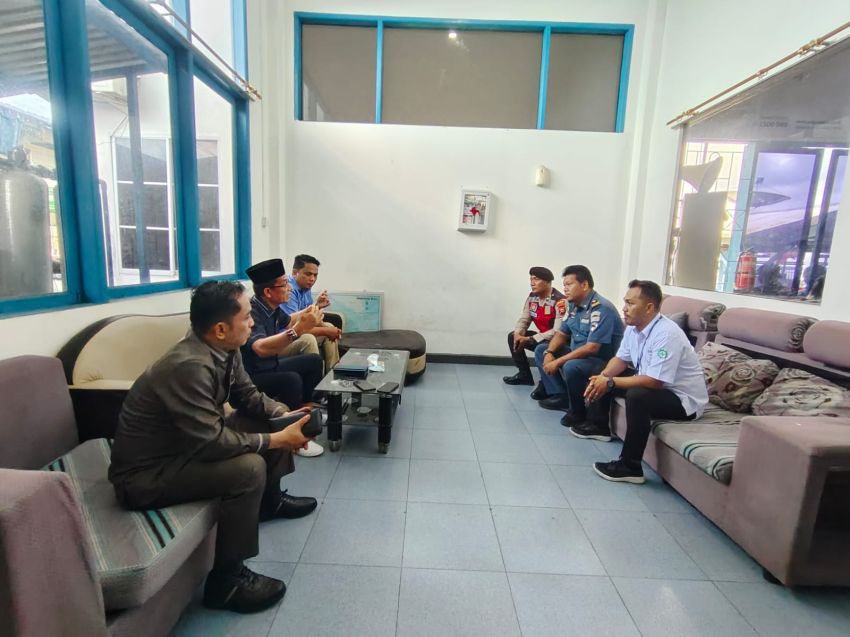 Ketua dan Anggota DPRD Meranti Kunjungi Pelabuhan Tanjung Harapan, Pastikan Arus Mudik Lancar