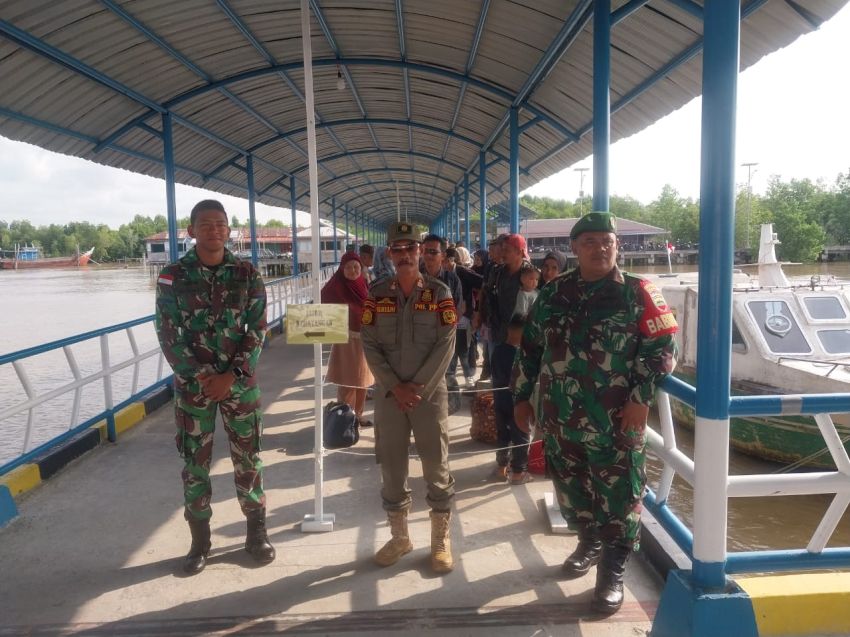 Serka Subar Bersama Personel Gabungan Lakukan Pam Operasi Ketupat LK di Pelabuhan Tanjung Samak