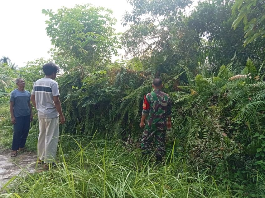 Babinsa Koptu Muherli Bersama MPA Desa Tenan Patroli di Titik Rawan Karlahut