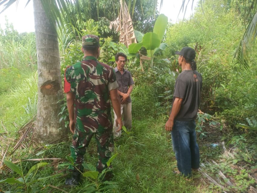 Cegah Karlahut, Sertu Rudi R Ajak Warga Desa Kedabu Rapat Lakukan Patroli
