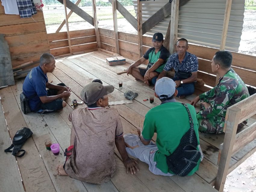 Serka Anton Harianja Lakukan Komunikasi Sosial Dengan Warga Desa Telesung