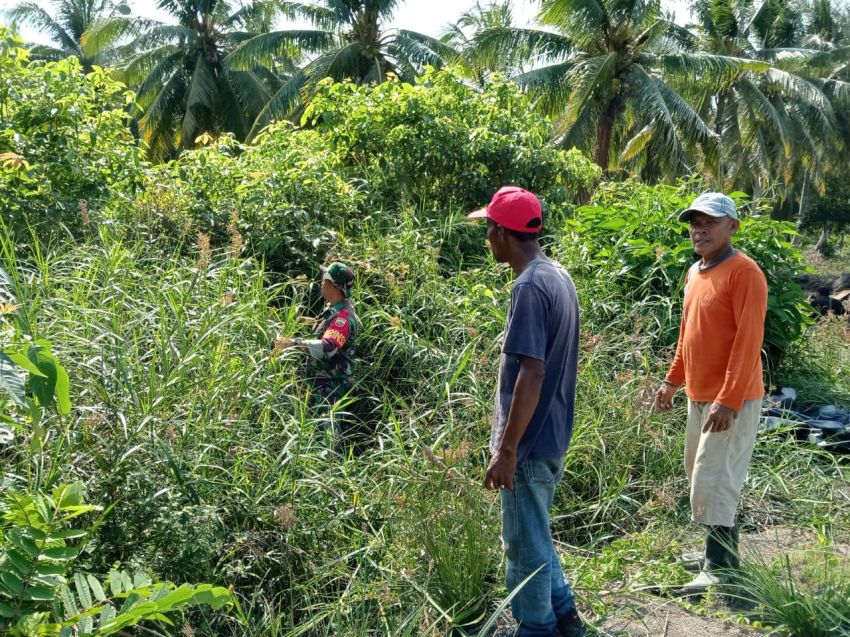 Patroli di Desa Topang, Serda Imam Subarkah Ajak Warga Bersinergi Cegah Karlahut