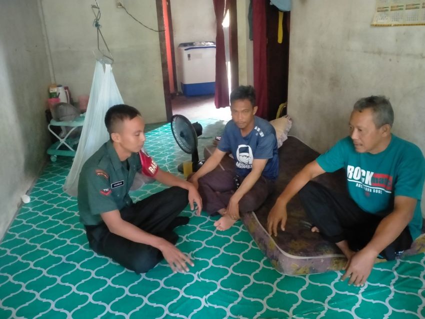 Kopda Sukarman Lakukan Komunikasi Sosial Dengan Warga Desa Tenggayun Raya