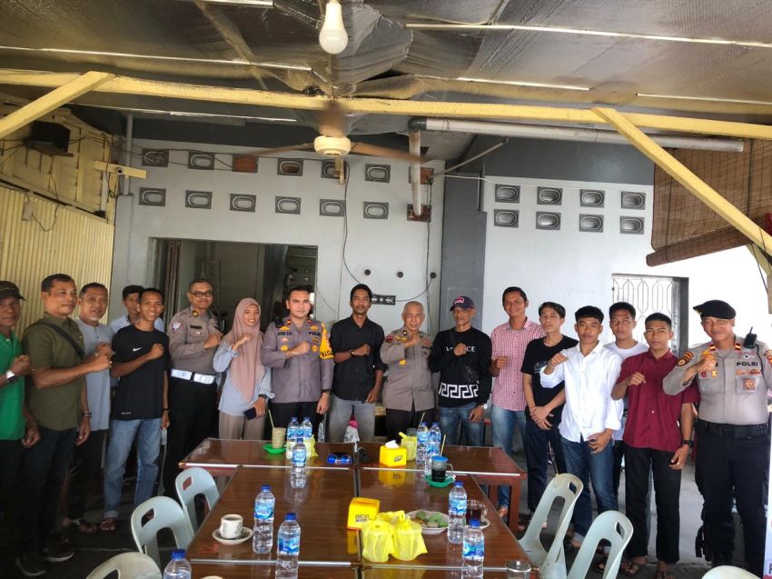 Gelar Jumat Curhat, Wakapolres Meranti Ajak KTMB Desa Banglas Bersinergi Jaga Kamtibmas