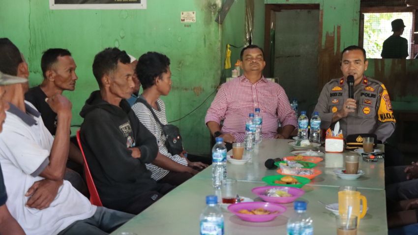 Gelar Jumat Curhat, Wakapolres Ajak TKBM Jaga Kamtibmas