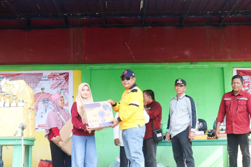 Asisten 2 Rokhaizal Hadiri Jalan Santai di Desa Maini