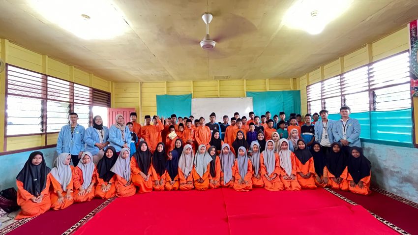 Mahasiswa Kukerta UNRI Sosialisasikan Tentang Pergaulan Bebas di MTs Darussalam