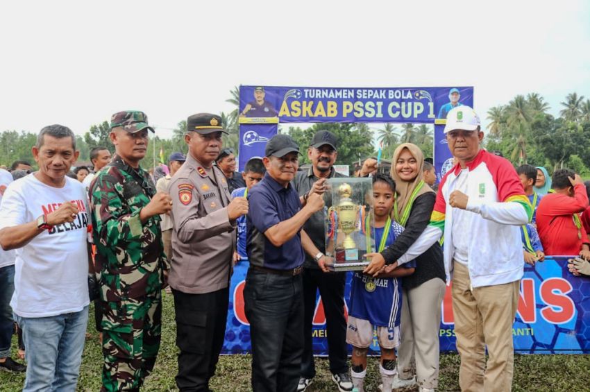 SD Al-Hikmah Tebingtinggi Juarai Turnamen Askab PSSI U-12