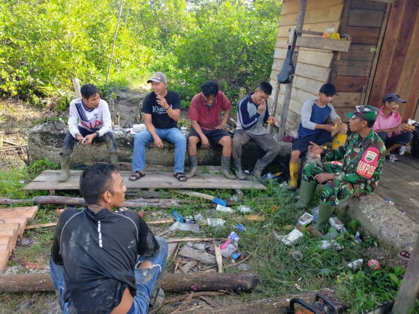 Serma Safi'i Lakukan Komsos Dengan Warga Desa Alai, Ini Yang Disampaikan