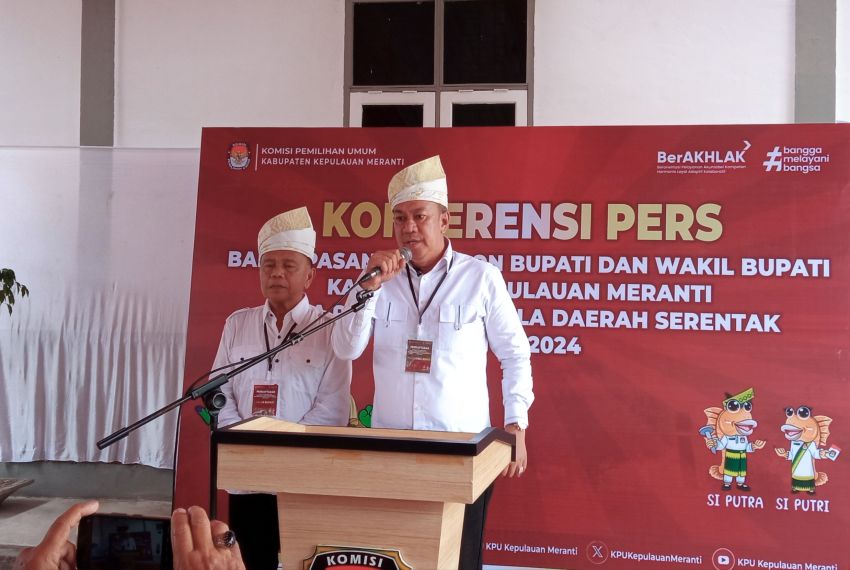 Diiringi Ratusan Pendukung, Asmar dan Muzamil jadi Bapaslon Pertama Mendaftar ke KPU Kepulauan Meranti