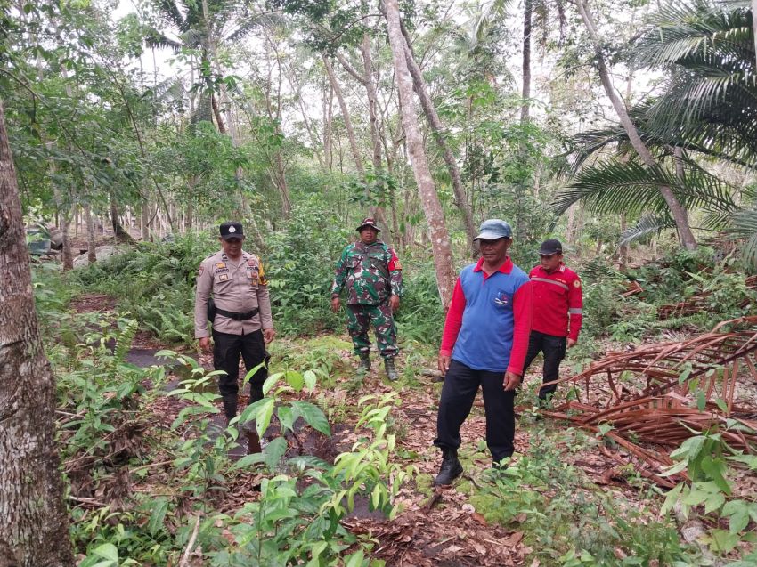 Babinsa Koramil 02 Tebingtinggi Serka Subar Patroli Karhutla di Desa Repan