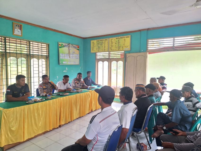 Cooling System Pilkada, Kapolsek Rangsang Barat Temui Masyarakat Telaga Baru