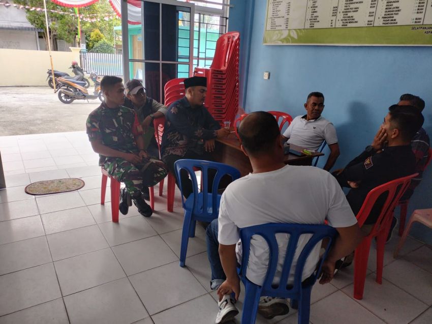 Pratu Riski Nurdiansyah Lakukan Komsos Dengan Warga Desa Banglas, Ini Yang Dibahas