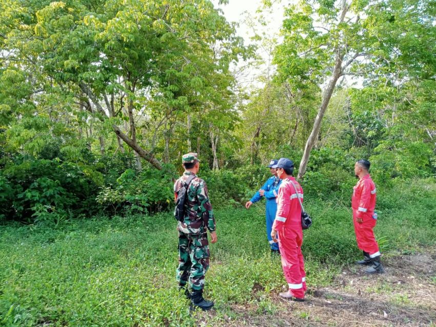 Patroli di Desa Insit, Serda Amsyaya Ajak Warga Bersinergi Cegah Karhutla