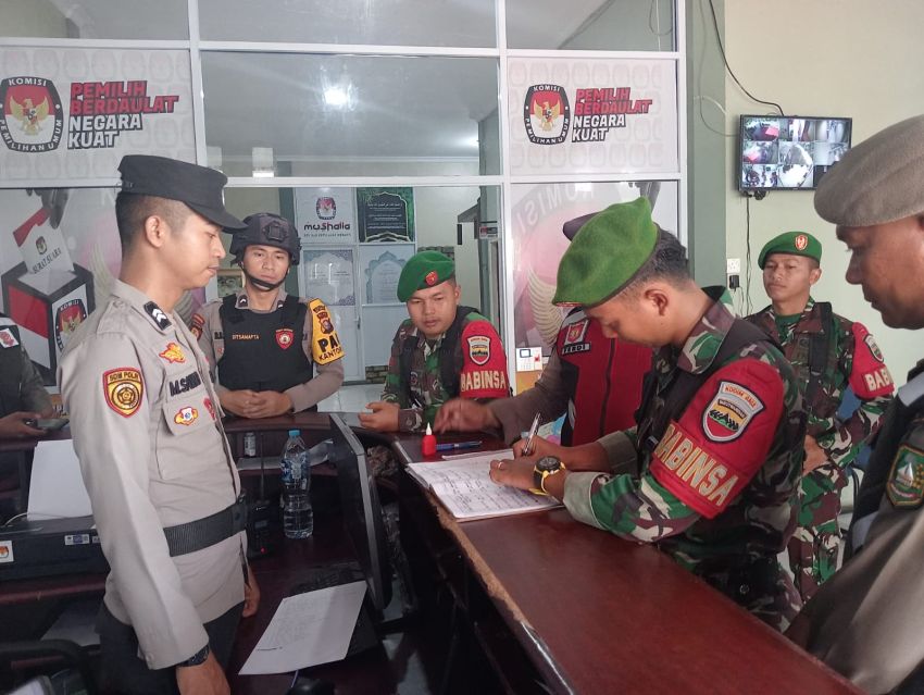 Patroli Sinergitas Jelang Pilkada, TNI-Polri dan Satpol Terus Pantau Kantor KPU dan Bawaslu