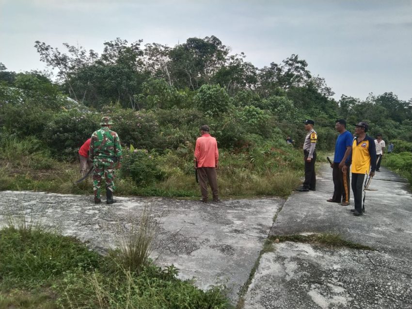 Serka Ernala Sembiring Bersama Bhabinkamtibmas dan Warga Bantar Gelar Patroli Karhutla