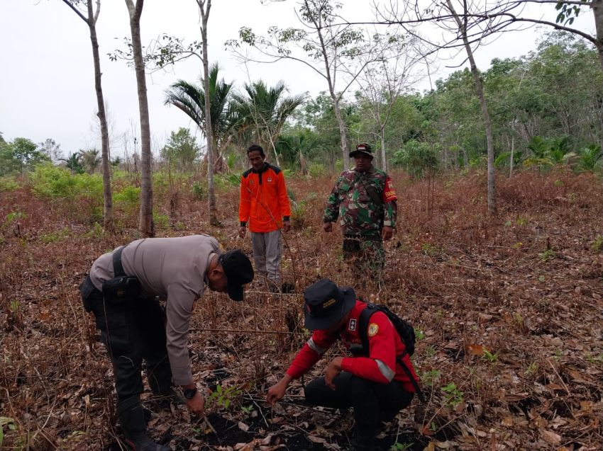 Serka Subar Bersama Bhabinkamtibmas, Manggala Agni dan MPA Desa Repan Patroli Cegah Karhutla
