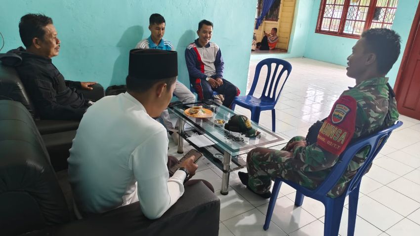 Gelar Komsos, Ini Yang Disampaikan Sertu Rudi R kepada Warga Sendaur