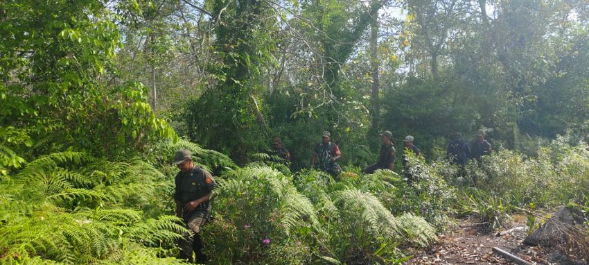 Serda Lasidi Gelar Patroli Cegah Karhutla Bersama Linmas Desa Sonde