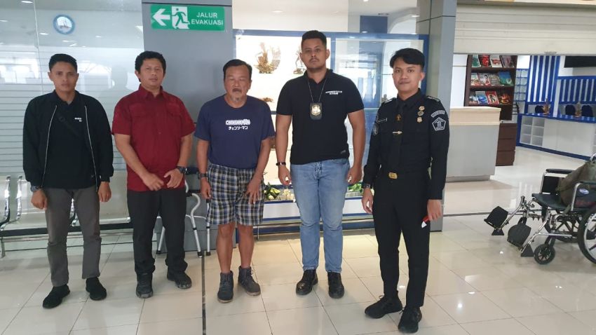 Imigrasi Selatpanjang Deportasi WN Singapura karena Langgar Aturan