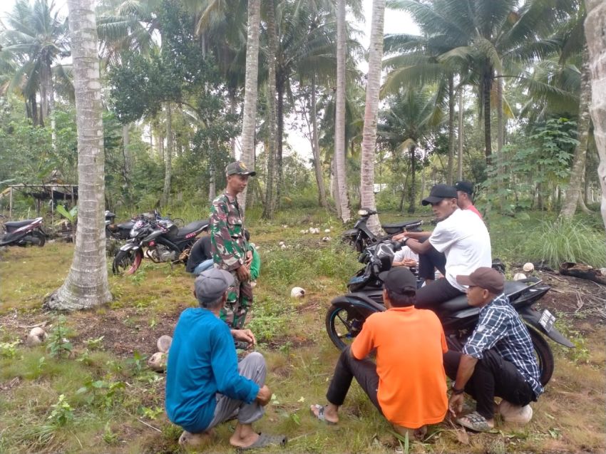 Pererat Silaturahmi, Kopda Sukarman Lakukan Komsos Dengan Warga Tenggayun Raya