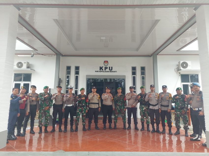 Jaga Kamtibmas Kondusif, TNI-Polri dan Satpol PP Meranti terus Pantau Kantor Penyelenggara Pemilu