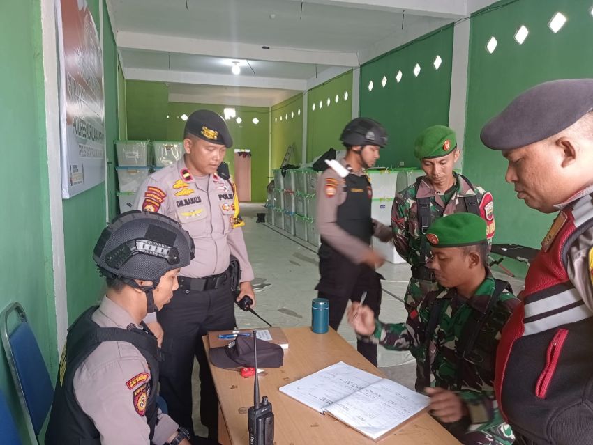 Jaga Kondusifitas Jelang Pilkada, TNI-Polri dan Satpol PP Terus Pantau Kantor KPU dan Bawaslu